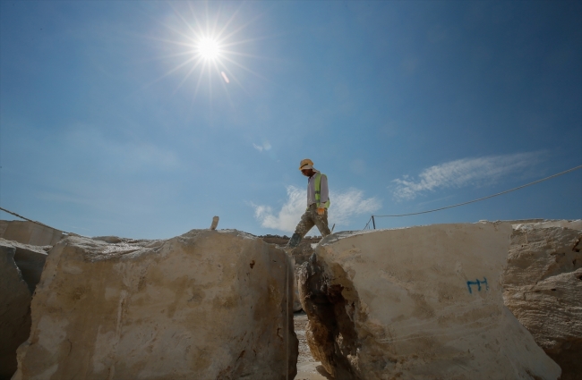 Denizli traverteni 100 ükede boy gösteriyor